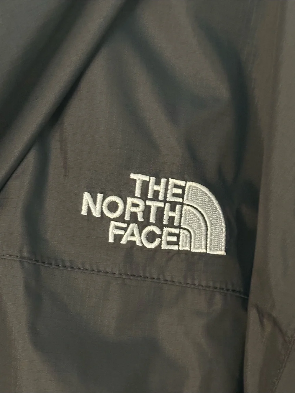 The North Face HyVent Rain Jacket Men’s XXL Black Hooded Waterproof Windbreaker